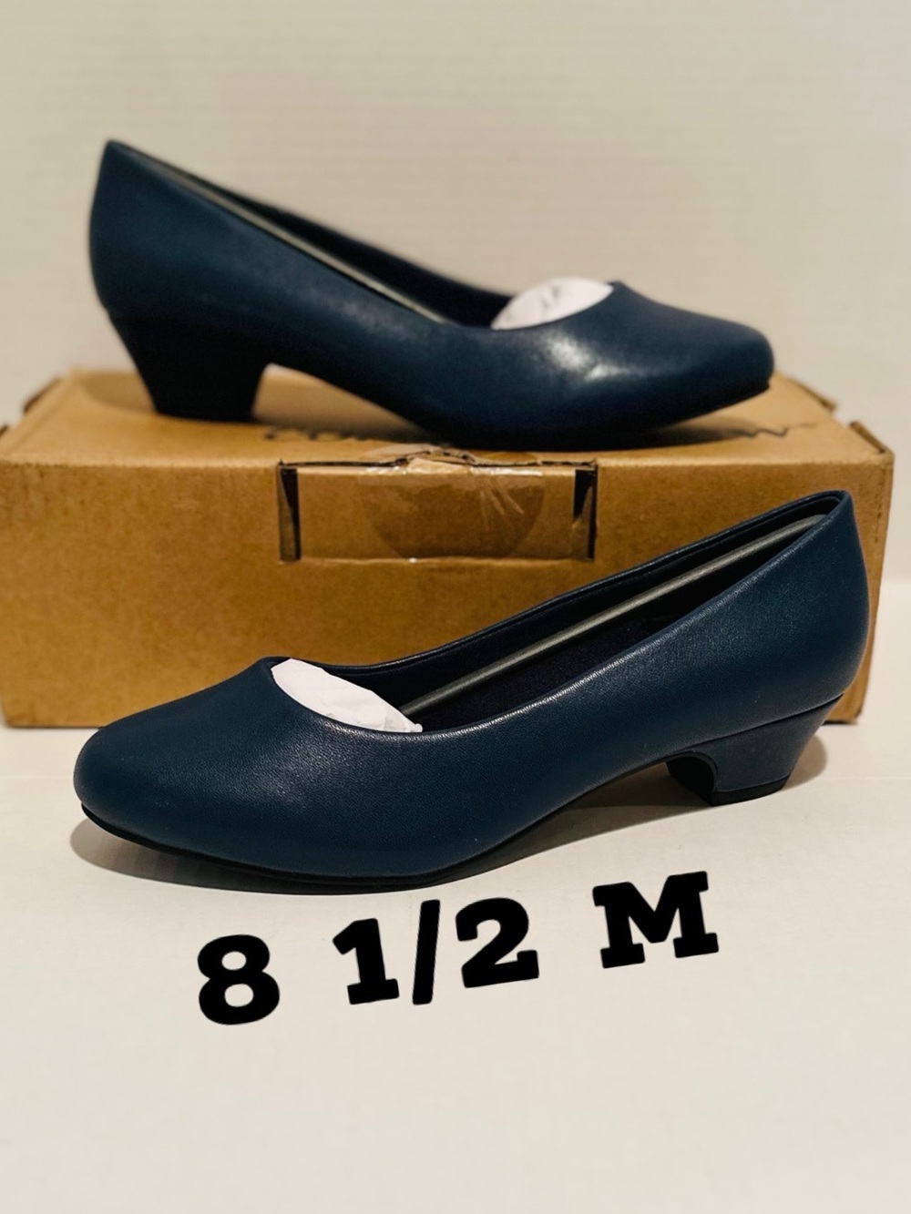Comfortview NIB The Vida Leather-Like Navy Slip On Pump